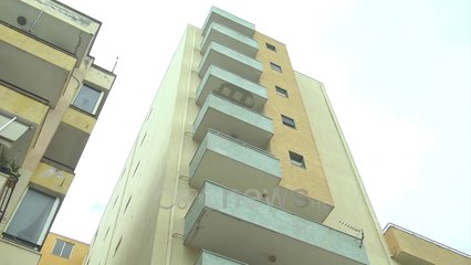 Ora News - Tërmeti bën të pabanuar pallatin në Durrës