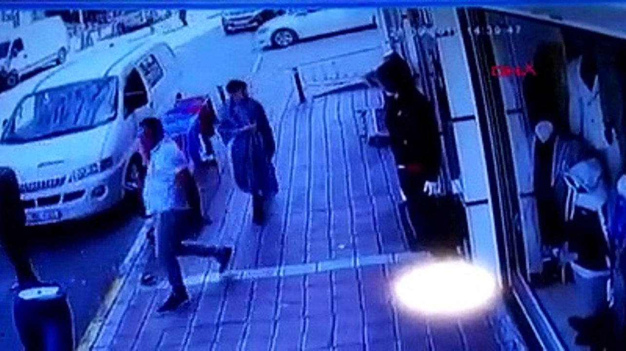 Depremde kaçışma anları