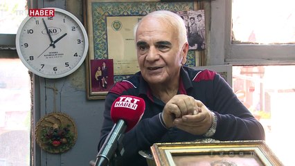 En net deprem anı TRT Haber kamerasında