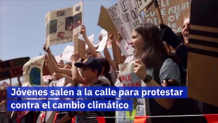 Jóvenes salen a la calle para protestar contra el cambio climático