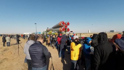 UAE 우주인 탑승 러시아 우주선 발사 성공 / YTN