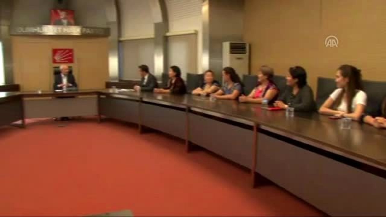 Kılıçdaroğlu, Türk Halkları Medeniyeti Vakfı Başkanı Dağduran ve beraberindeki heyeti kabul etti