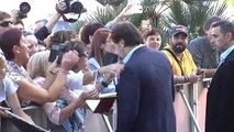 Javier Bardem y Laetitia Casta posan en la alfombra roja del Festival de San Sebastián