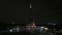 Sötétbe borult az Eiffeil-torony, az elhunyt Jacques Chirac-ra emlékeznek