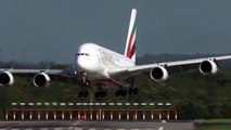 Un avion A380 atterrit à Düsseldorf en pleine tempête