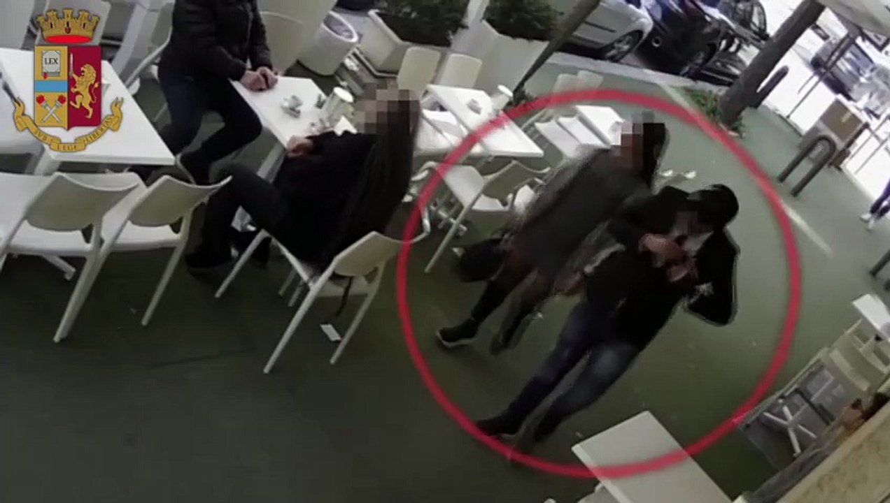 Puglia: scambiato per rapinatore, 120 giorni di carcere "per errore" padre di tre figli rischia salute dopo sciopero della fame. La moglie ai domiciliari subito dopo il parto e i veri criminali ancora a piede libero - video