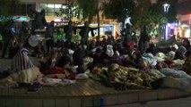 Silivri'de depremden etkilenen bazı vatandaşlar, park ve bahçelerde bekliyor - İSTANBUL