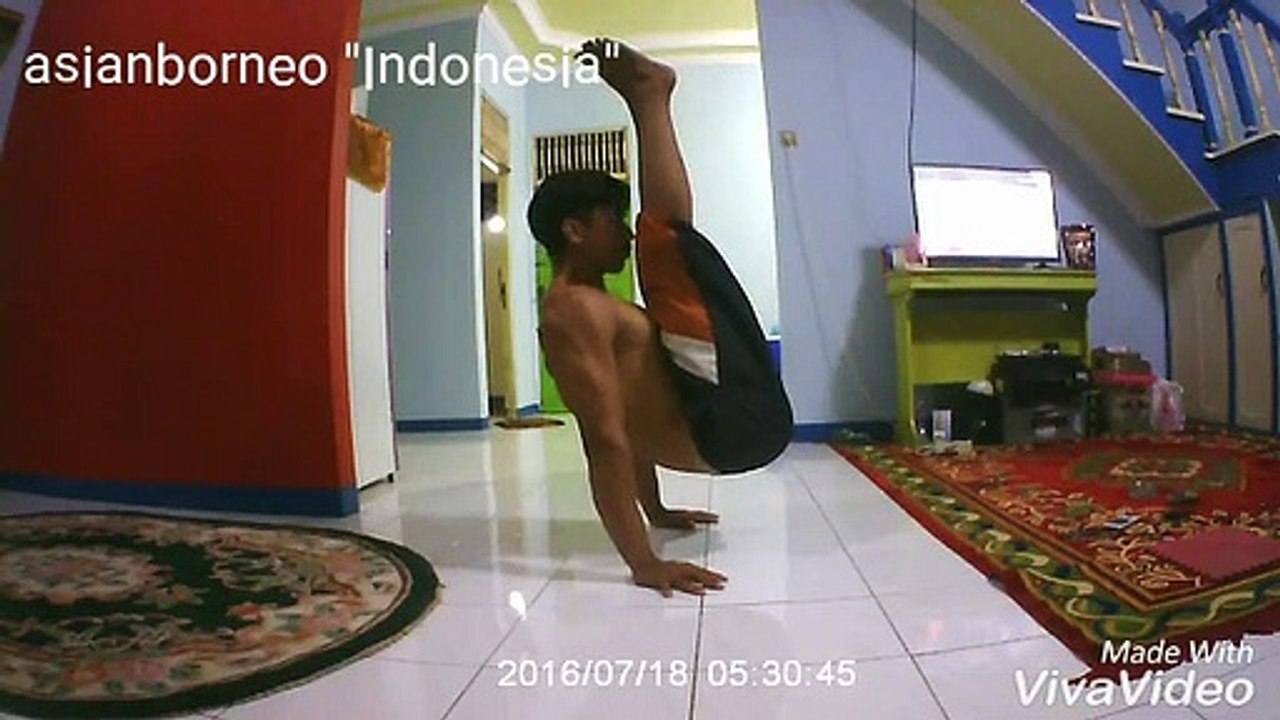 V-sit and one arm planche latihan planche | Pemain sirkus Indonesia