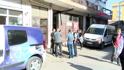 Kartal’da bir binada çatlaklar oluştu