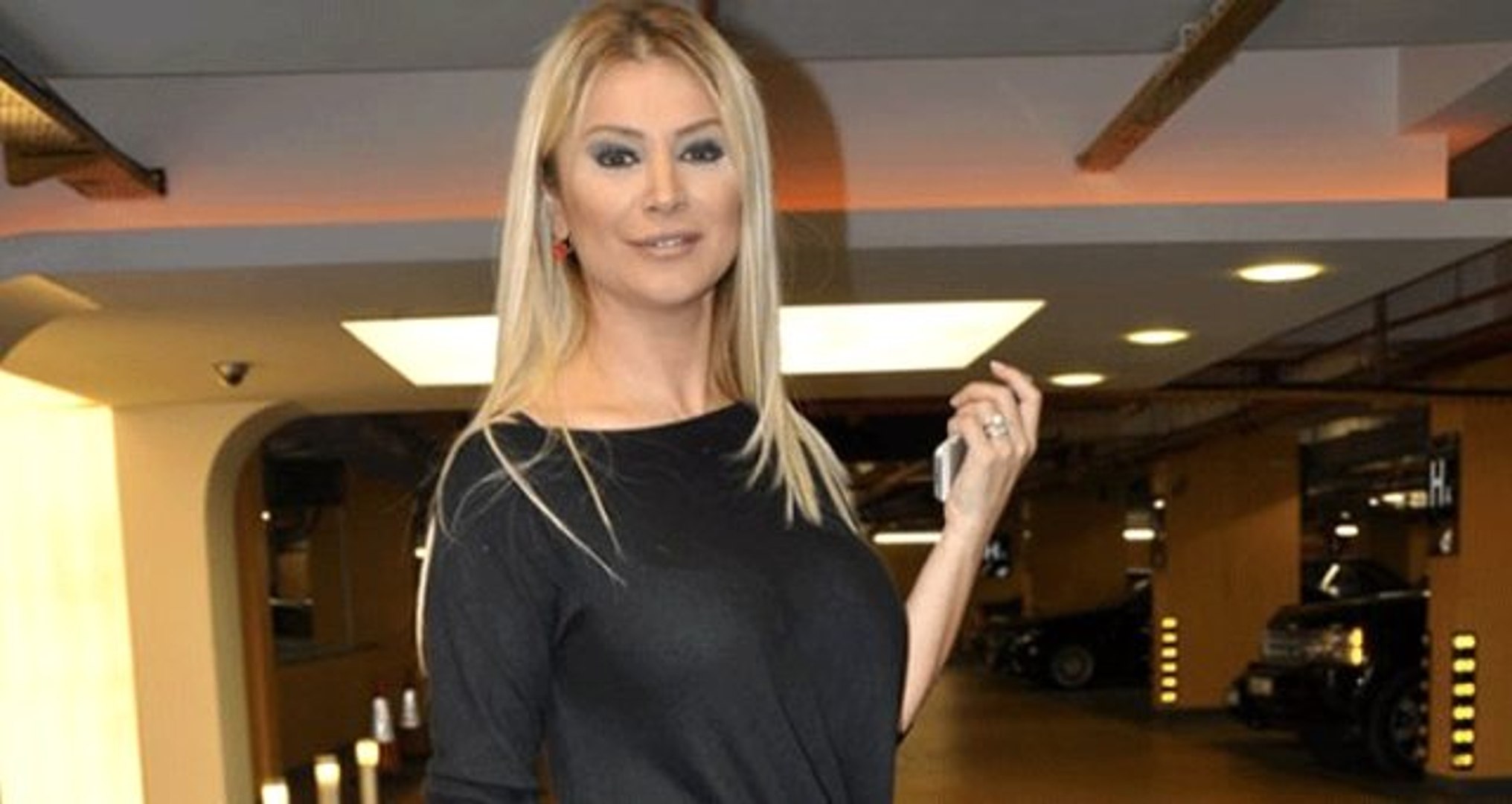 Şarkıcı Songül Karlı, İmaj değiştirerek bambaşka birine dönüştü -  Dailymotion Video
