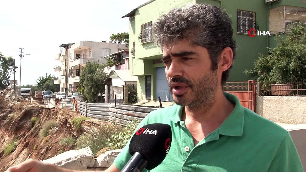 İnşaat çalışmasında lüks apartmanın istinat ve avlu duvarı yıkıldı