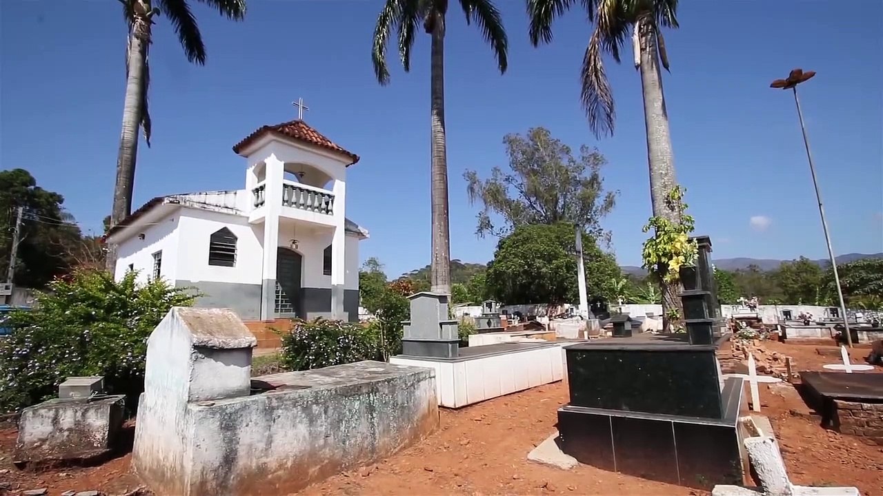 HISTÓRIAS MACABRAS QUE ACONTECEM DE NOITE EM CEMITÉRIOS MALDITOS(FANTASMAS,ALMAS PENADAS,DUENDES,DEMÔNIOS)