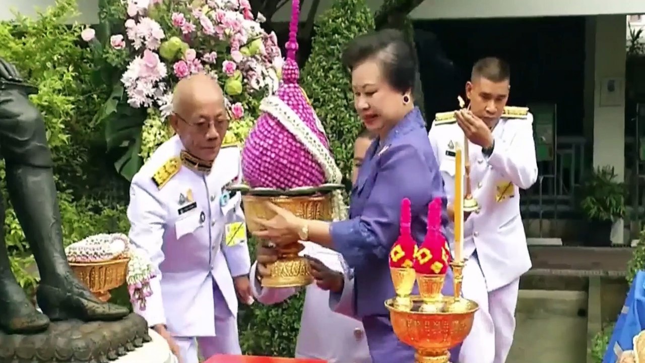 คุณหญิงจั่งเฮียง ติดใจ พระมารดาราชินีสุทิดา ออกงานแรกอย่างเป็นทางการแล้ว หน้าเหมือนลูกมาก