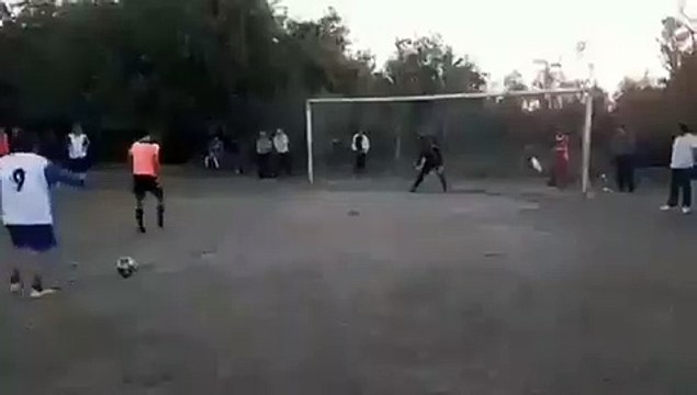 Un penalty qui finit par un but fortuite