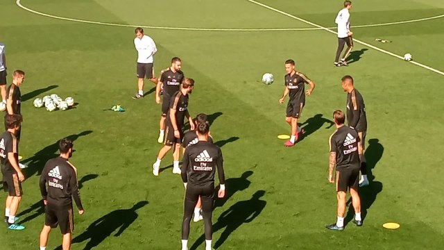 Entrenamiento del Real Madrid previo al derbi