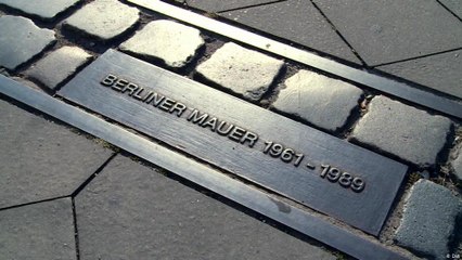 بحث عن جدار قسم العاصمة الألمانية قسمين لعقود زمنية