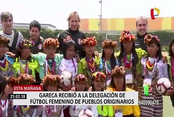 ¡Buena, ‘profe’! Gareca recibió a delegación de fútbol femenino de pueblos originarios