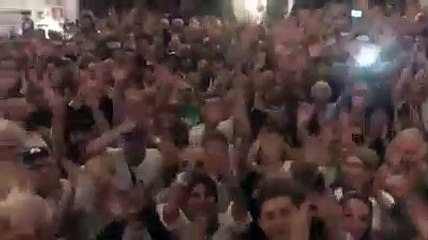 Download Video: Salvini a Genova per la festa della Lega il saluto del pubblico (26.09.19)