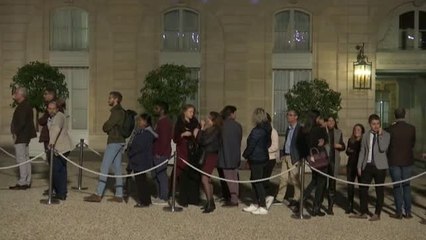 La torre Eiffel se apaga en homenaje a Jacques Chirac