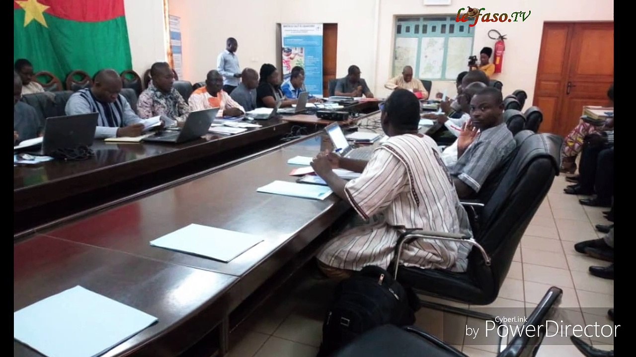 Programme d'approvisionnement en eau et d'assainissement  le comité élabore les plans de travail du programme