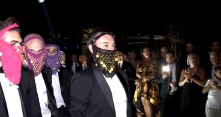 Damat ve arkadaşlarının mezdeke oynadığı görüntüler sosyal medyaya damga vurdu