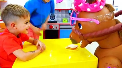 Vlad et Nikita montent un cheval et aident la princesse