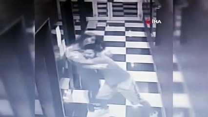 Arkadaşının ittiği üniversiteli kız asansör boşluğuna düştü... O anlar kamerada