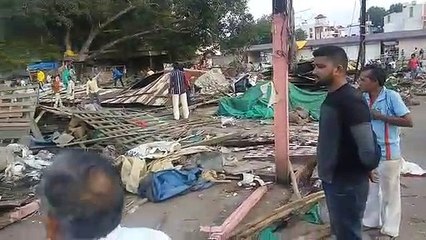 नंदलालपुरा में चली JCB, नगर निगम ने हटाए सब्ज़ी विक्रेताओं के शेड