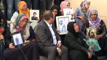 Diyarbakır annelerinin oturma eylemine destek - DİYARBAKIR