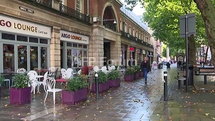 الهوكي على مزالج ببكرات رياضة يدمنها الموزمبيقيون