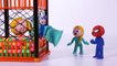 Princesa Elsa atascada en el parque bolas  Dibujos Animados Infantiles Play Doh Stop Motion