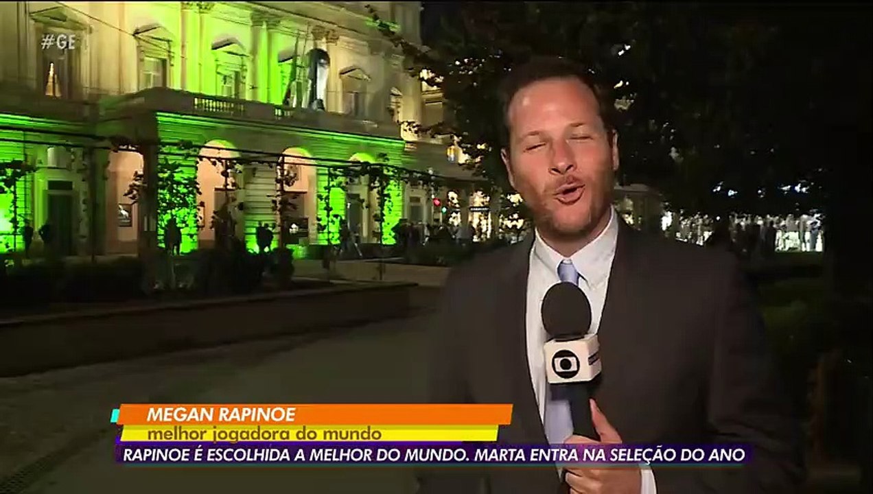 Globo Esporte RJ   Mãe e filho palmeirenses são eleitos torcedores do ano pela Fifa  Messi e Rapinoe são melhores do mundo