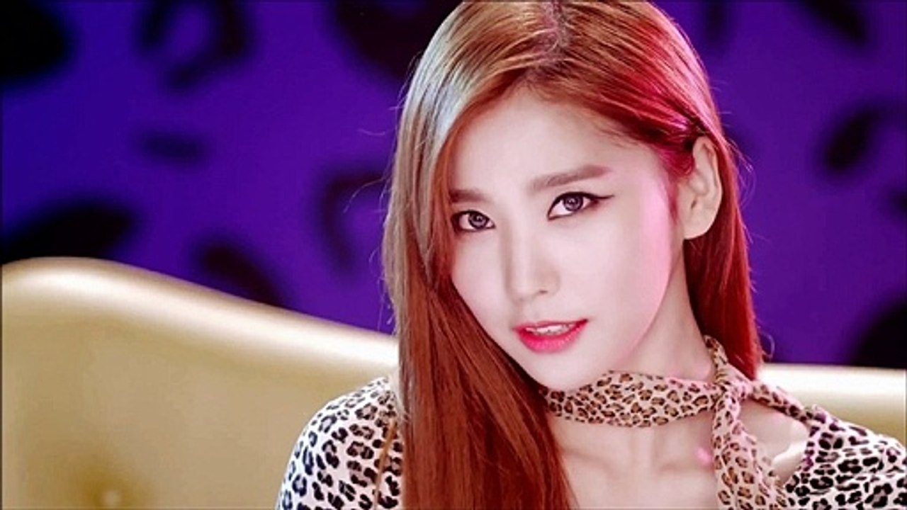 HELLOVENUS (헬로비너스) - Show window