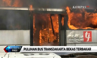 Puluhan Bus Transjakarta Bekas Terbakar