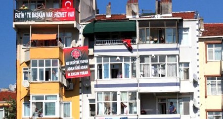 Karagümrük-Akhisarspor maçını balkondan izlediler