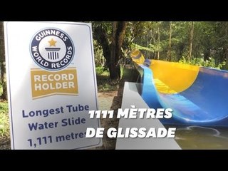 Le plus grand toboggan aquatique du monde ouvre en Malaisie