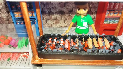 Kebapçı ve Kızı | Oyuncak Bebekler Oyuncak Kebapçıda