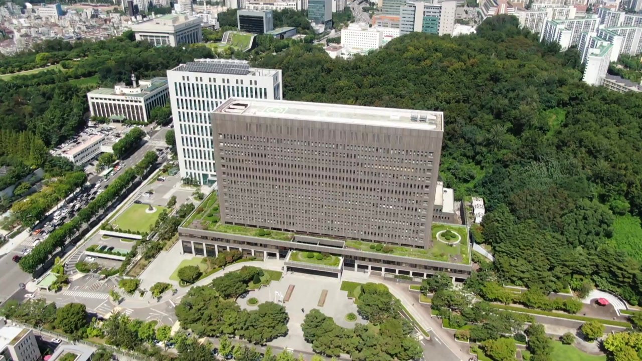 檢, 정경심 소환 일정 조율 중...'조국 찬반' 오늘 대규모 집회 / YTN
