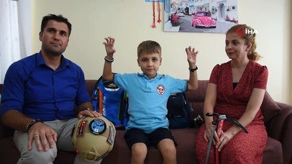 'Küçük Kartal' Akdağ Zirvesi'nde Türk bayrağı dalgalandırdı