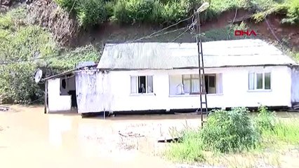 Artvin'de sel; dereler taştı, yollar kapandı-5