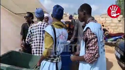 Massalikoul Djinane - les geste noble des Baye Fall pour lutter contre la chaleur