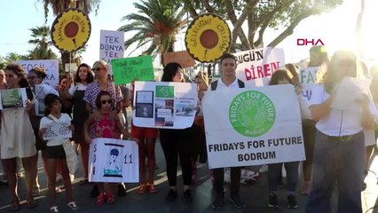 Muğla-bodrum'da şarkıcı zeynep casalini iklim eylemine katıldı