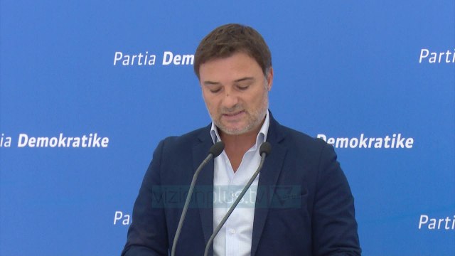 PD: Dy drejtues policie të lidhur me trafikun e drogës - News, Lajme - Vizion Plus