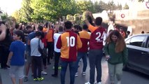 Galatasaray derbi için yola çıktı