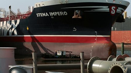 Petroleiro sueco libertado pelo Irão chega a porto do Dubai