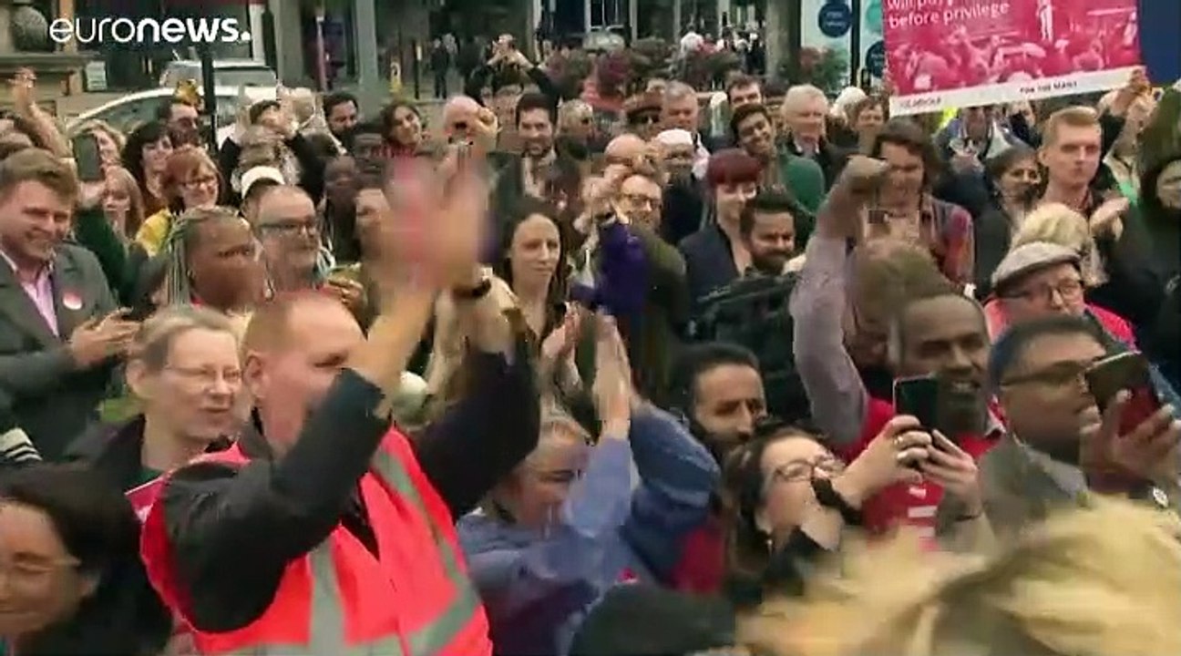 Regno Unito: Corbyn premier ad interim? Sturgeon è d'accordo