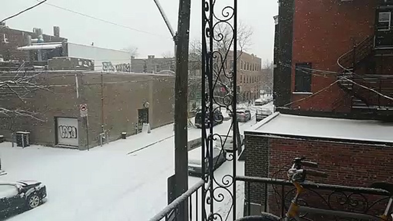 montreal neige printemps canadien