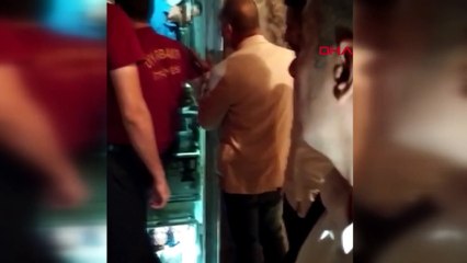 Asansörde 9 kişi 2.5 saat mahsur kaldı