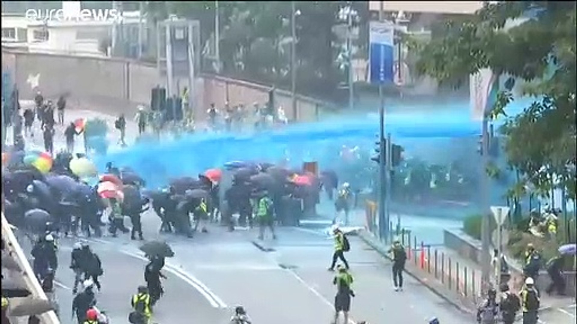 Tränengas gegen Demonstranten in Hongkong