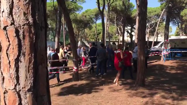 Ambiente festivo en la Festa de la Rosa del PSC